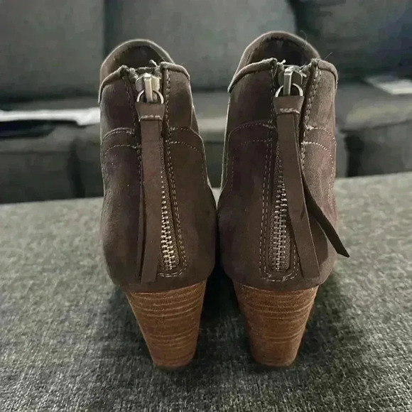Size 8.5 Brown Suede Report back zipper ankle booties - Picture 4 of 8